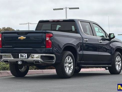 Used 2022 Chevrolet Silverado 1500 LTZ w/ Technology Package AWD/4WD image 4
