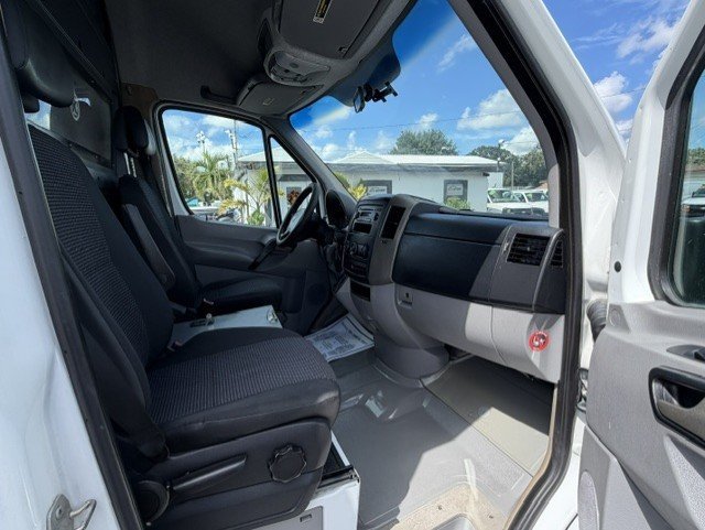 Used 2008 Dodge Sprinter 2500 RWD image 17