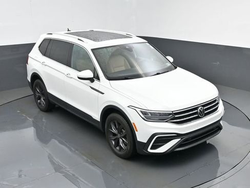 Used 2022 Volkswagen Tiguan SE AWD/4WD image 21