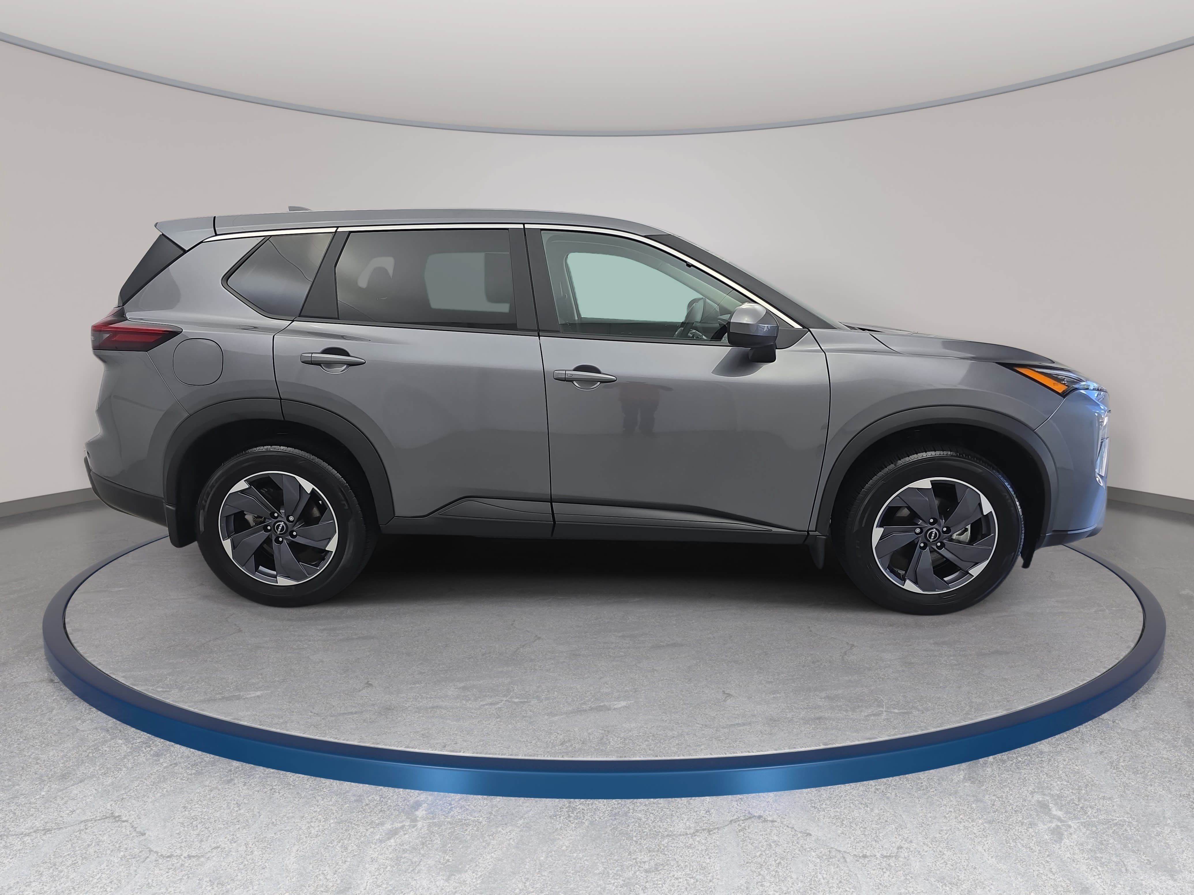 Certified 2026 Nissan Rogue SV FWD image 4