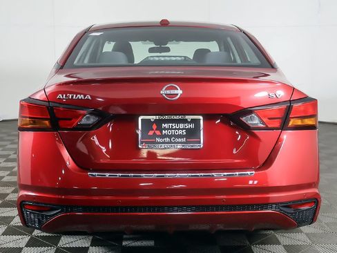 Used 2023 Nissan Altima 2.5 SV FWD image 9