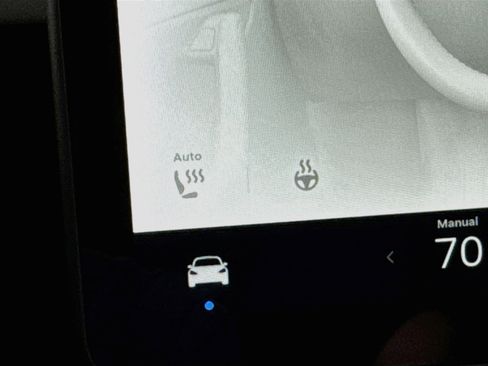 Used 2021 Tesla Model Y Long Range image 4