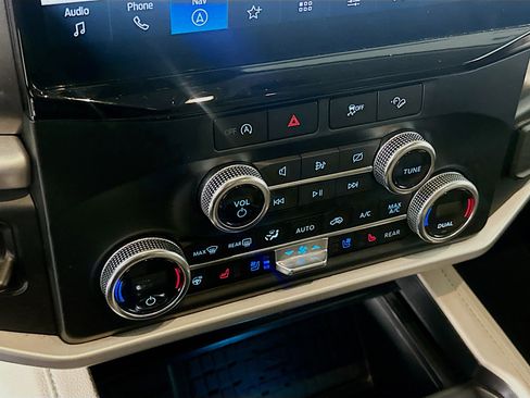 Used 2024 Ford Expedition Max XLT image 24