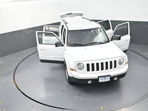 Used 2015 Jeep Patriot Sport w/ Power Value Group image 29