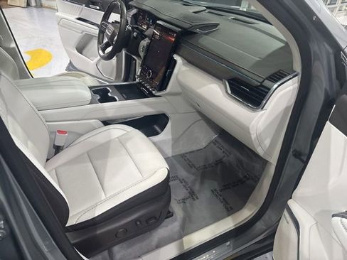 Used 2024 GMC Acadia Denali w/ Super Cruise Package image 39