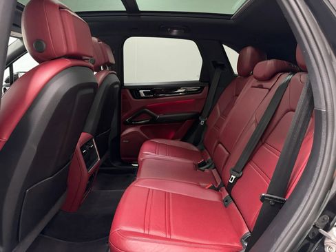 Used 2019 Porsche Cayenne AWD/4WD image 66