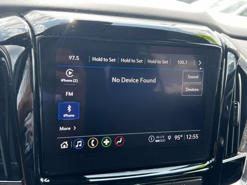 Certified 2023 Chevrolet Traverse LT FWD image 30