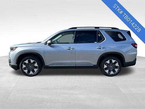 New 2026 Honda Pilot Touring image 4