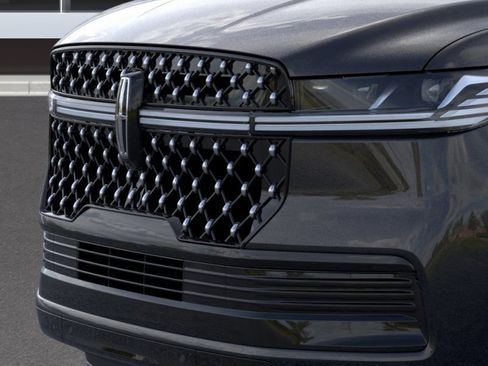 New 2025 Lincoln Navigator Black Label image 18