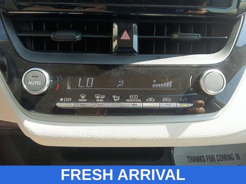 Used 2024 Toyota Corolla LE w/ LE Convenience Package FWD image 27