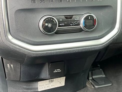 Used 2025 Ford Expedition Active AWD/4WD image 26