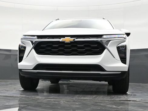 Used 2024 Chevrolet Trax LT FWD image 24