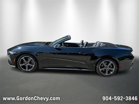 Used 2024 Ford Mustang Premium image 2