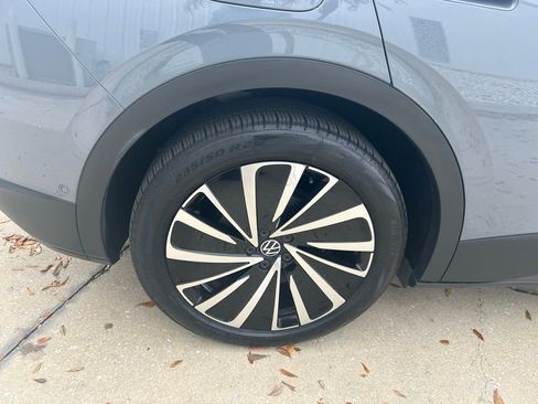 Used 2024 Volkswagen ID.4 S image 28
