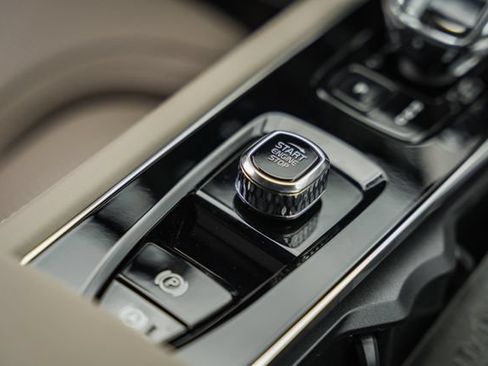 New 2026 Volvo XC90 T8 Ultra w/ Protection Package Premier AWD/4WD image 26