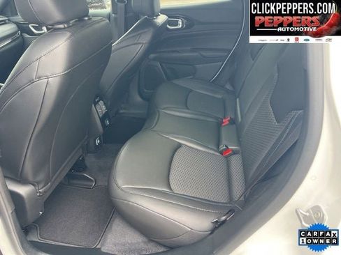 Used 2026 Jeep Compass Latitude AWD/4WD image 13