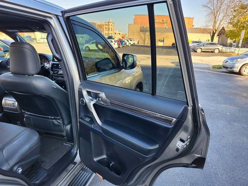 Used 2023 Lexus GX 460 Luxury w/ Sport Design Package image 10
