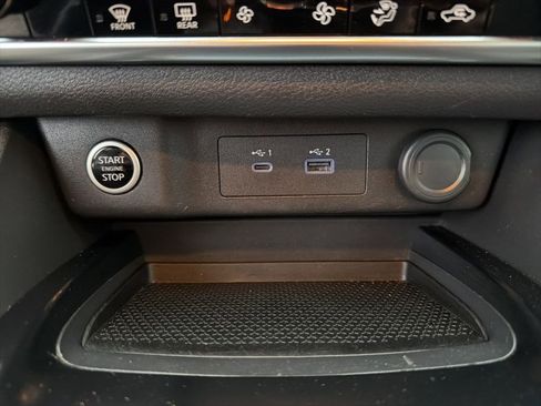 Used 2021 Nissan Rogue SV image 36