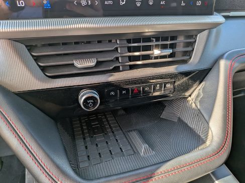 Used 2025 Ford Explorer ST RWD image 27