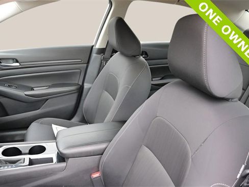 Used 2024 Nissan Altima 2.5 SV image 9