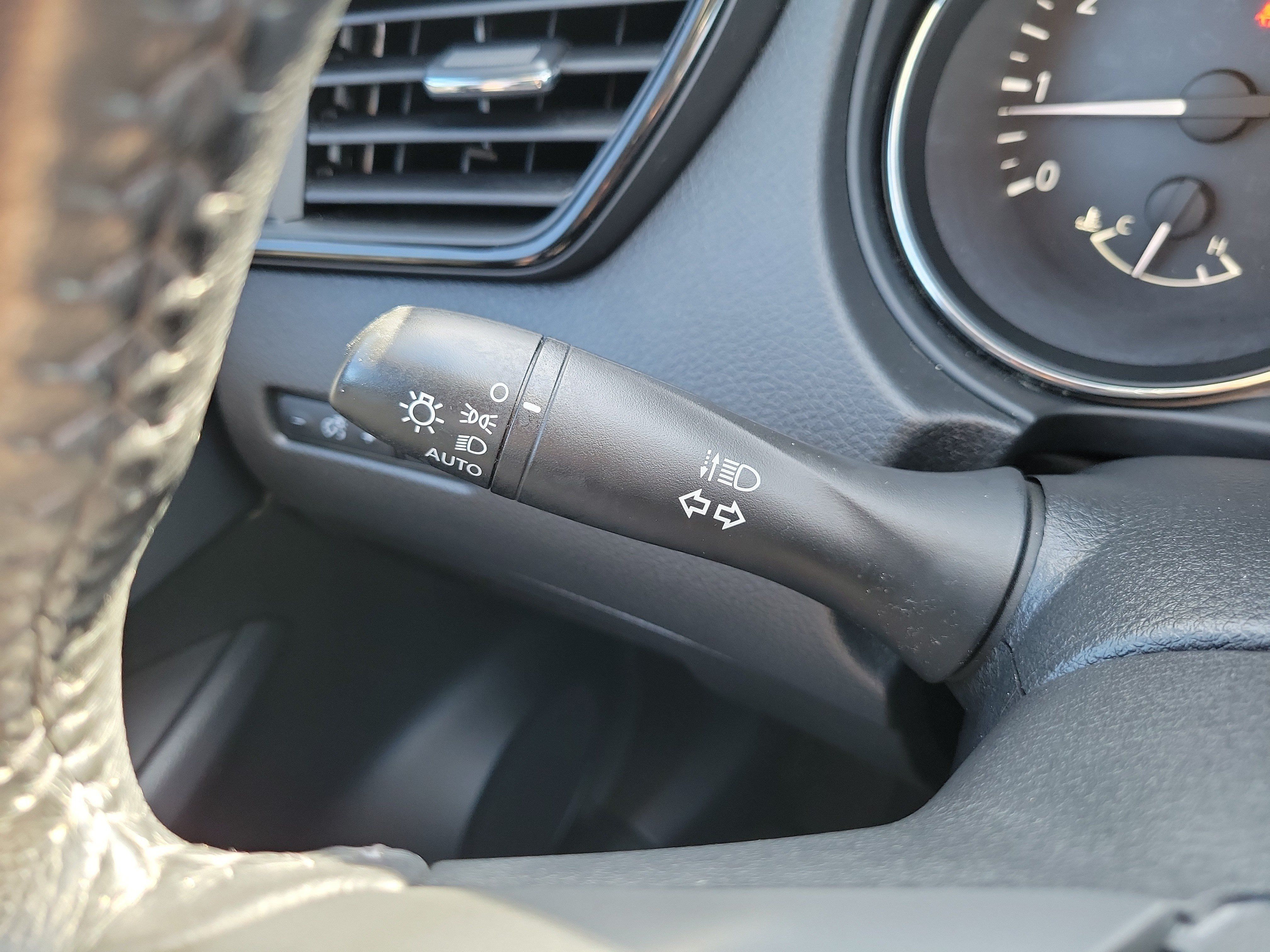 Used 2019 Nissan Rogue SV AWD/4WD image 30
