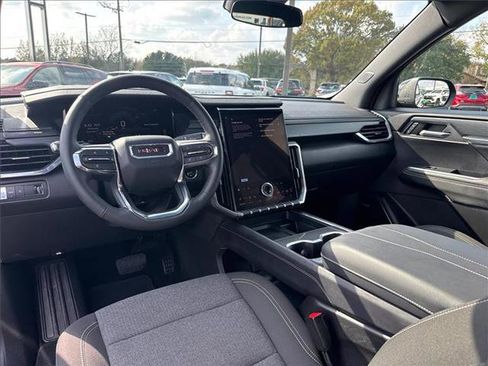 Used 2025 GMC Acadia Elevation image 16