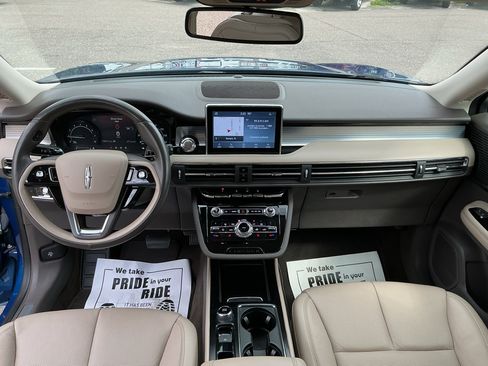 Used 2020 Lincoln Corsair FWD w/ Premium Package image 11