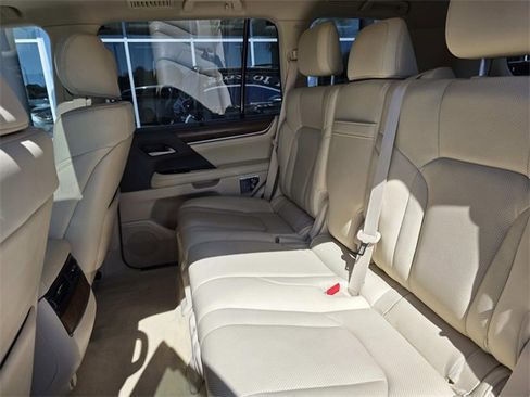Used 2020 Lexus LX 570 4WD w/ Luxury Package image 10