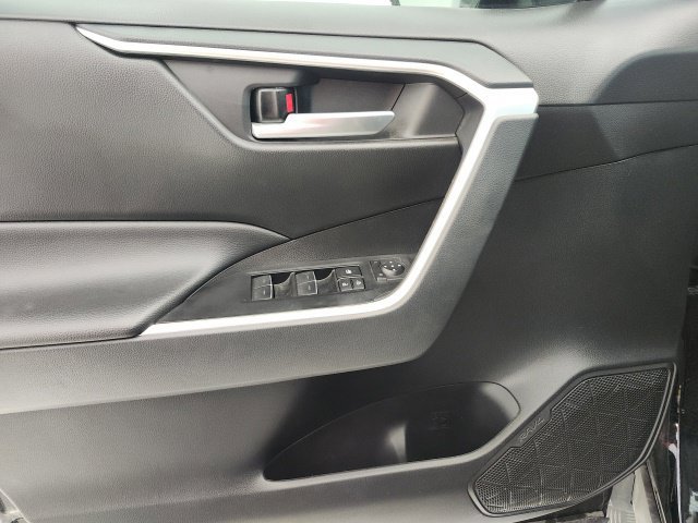 Certified 2025 Toyota RAV4 XLE w/ Convenience Package FWD image 11