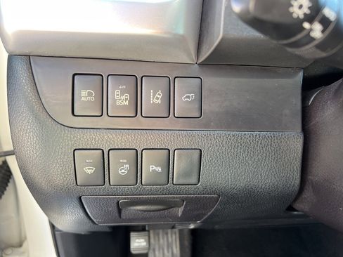 Used 2016 Toyota Highlander Limited image 28