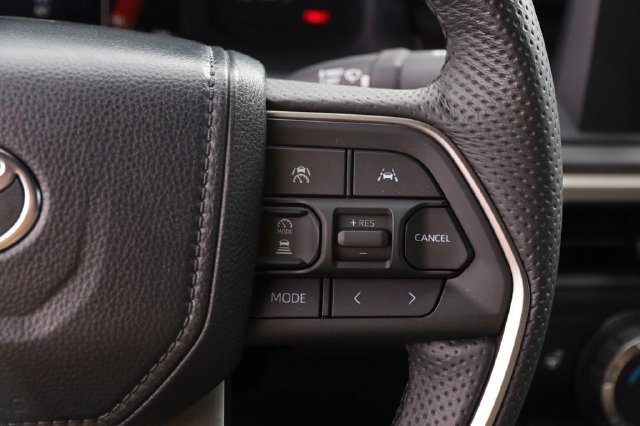 Used 2024 Toyota Tacoma SR5 AWD/4WD image 12