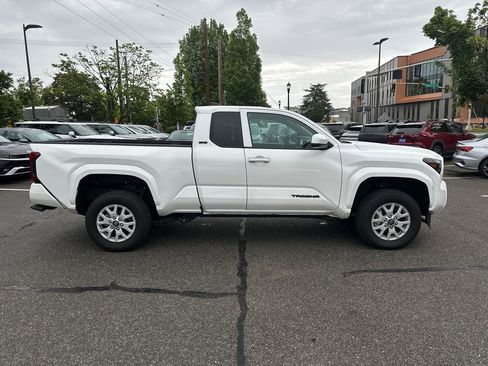 Used 2025 Toyota Tacoma SR5 RWD image 7