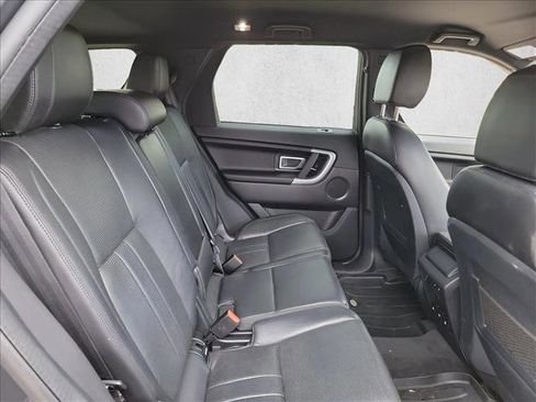 Used 2019 Land Rover Discovery Sport SE AWD/4WD image 16