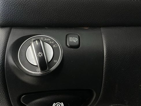 Used 2009 Mercedes-Benz SL 550 w/ Premium I Pkg image 37