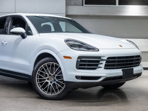 Certified 2023 Porsche Cayenne Platinum Edition w/ Premium Package Plus image 17
