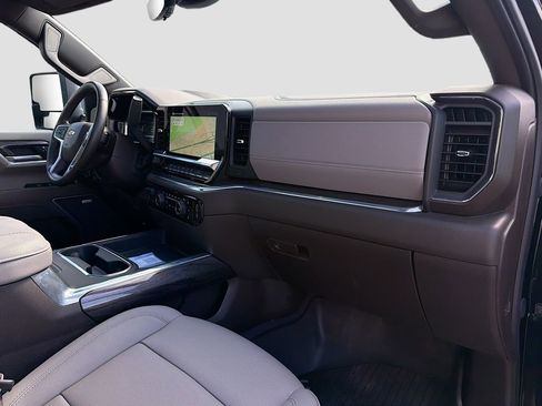 Used 2025 Chevrolet Silverado 2500 LTZ w/ LTZ Premium Package AWD/4WD image 32