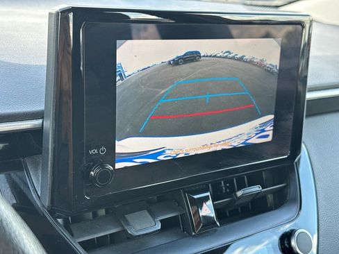 Used 2024 Toyota Corolla LE FWD image 16