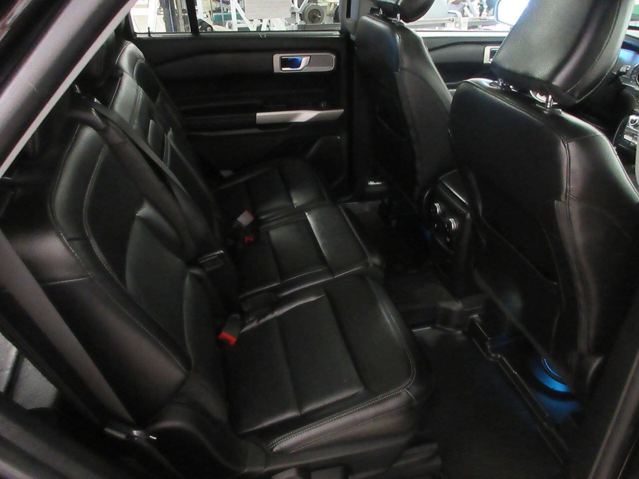 Used 2021 Ford Explorer Limited w/ Equipment Group 301A AWD/4WD image 25