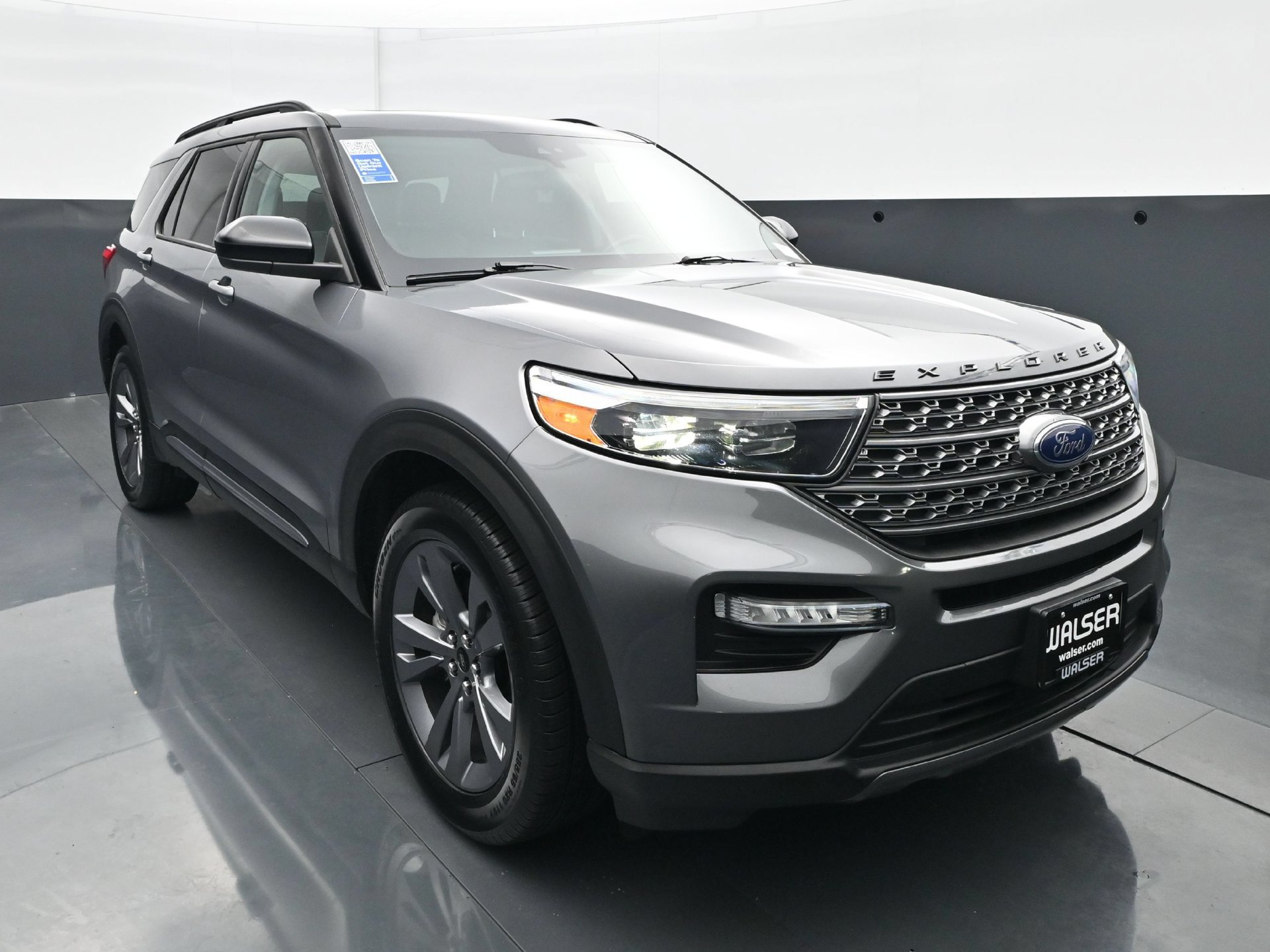 Used 2022 Ford Explorer XLT w/ Equipment Group 202A AWD/4WD image 11
