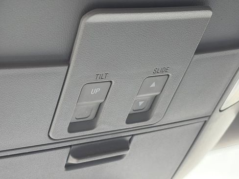 Used 2015 Toyota Tundra Platinum image 21