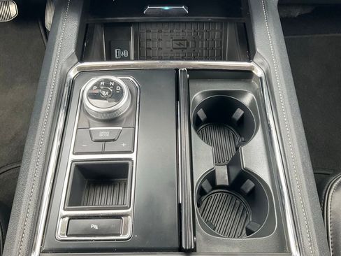 Used 2024 Ford Expedition XLT RWD image 49