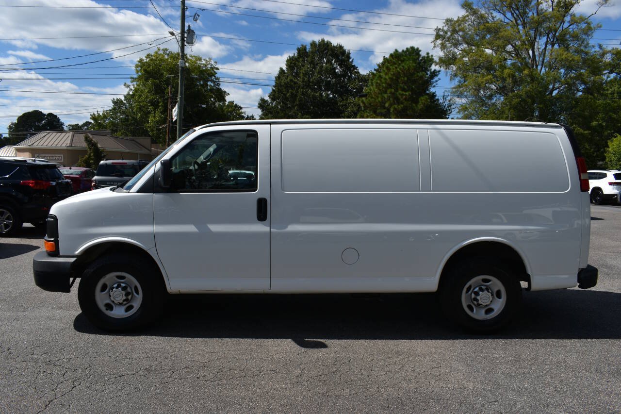 Used 2015 Chevrolet Express 2500 RWD image 3