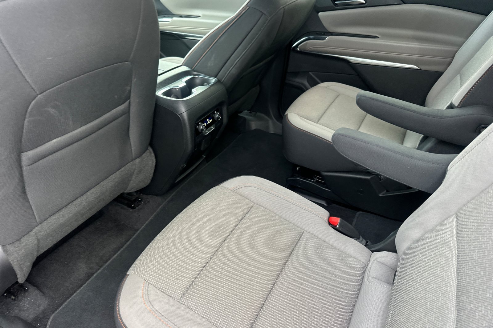 Used 2026 Chevrolet Traverse LT w/ Driver Confidence Package FWD image 14