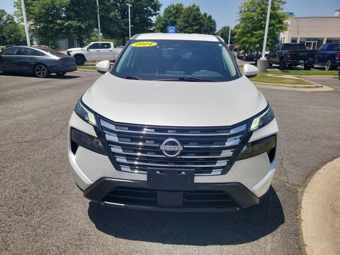 Used 2024 Nissan Rogue SV AWD/4WD image 8