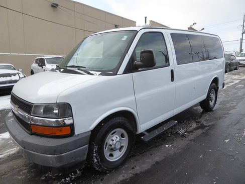 Used 2017 Chevrolet Express 2500 LT w/ LT Preferred Equipment Group image 3