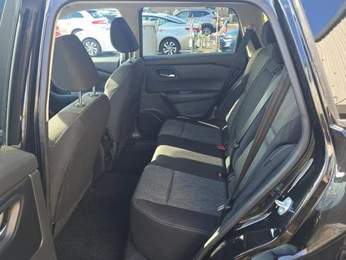 Used 2024 Nissan Rogue SV FWD image 13
