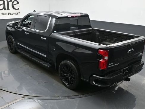Used 2022 Chevrolet Silverado 1500 High Country w/ High Country Premium Package image 40