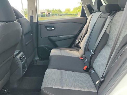 Used 2021 Nissan Rogue SV FWD image 19