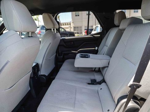 Certified 2025 Toyota 4Runner SR5 AWD/4WD image 15