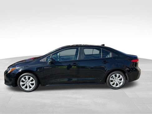 Used 2024 Toyota Corolla LE image 2